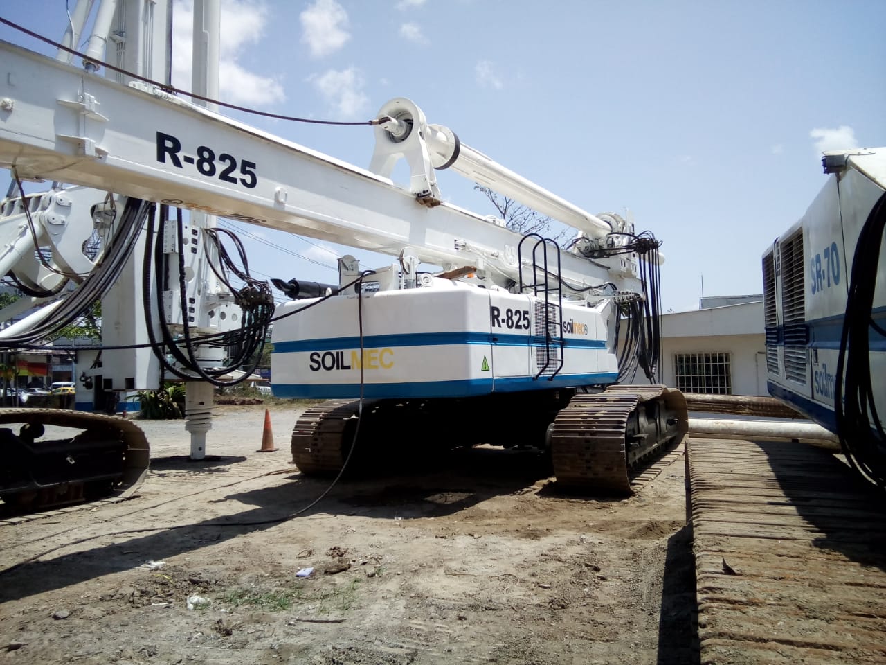 SOILMEC R-825